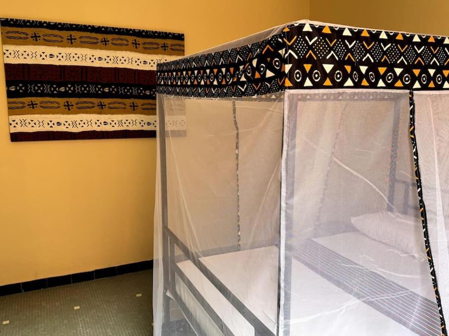 Independent Room On Island In Colonial House With Private Entrance سانت - لويس المظهر الخارجي الصورة