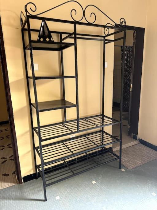 Independent Room On Island In Colonial House With Private Entrance سانت - لويس المظهر الخارجي الصورة
