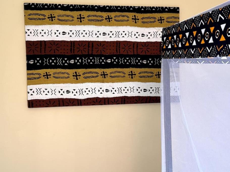 Independent Room On Island In Colonial House With Private Entrance سانت - لويس المظهر الخارجي الصورة