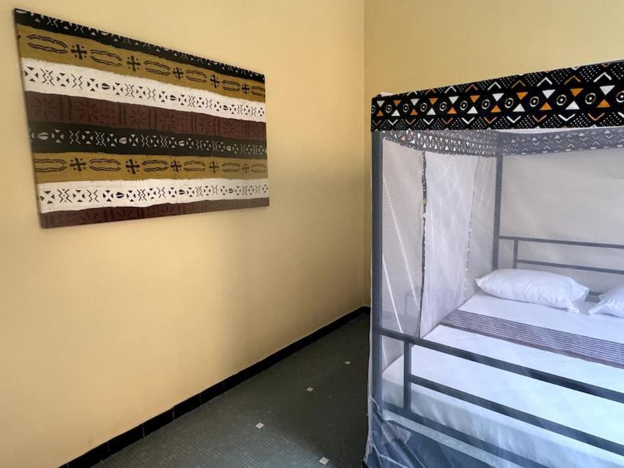 Independent Room On Island In Colonial House With Private Entrance سانت - لويس المظهر الخارجي الصورة